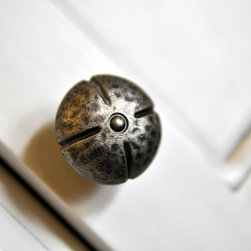 Decorative Hardware - Cabinet And Drawer Knobs