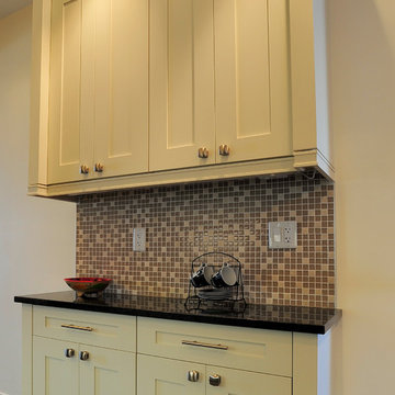 Alabaster Maple kitchen by Ken NIelsen at Kitchencraft 613-227-4694