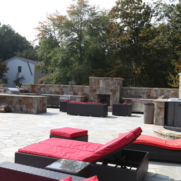 10 BEST OUTDOOR FIREPLACES