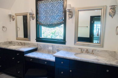 Example of a classic bathroom design in San Francisco
