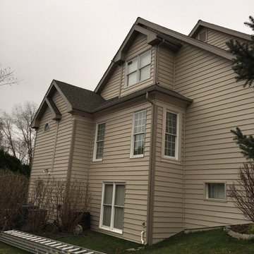 Architectural 7" wide insulated vinyl siding - Country Beige/Clay