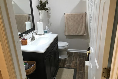 Photo of a transitional bathroom in DC Metro.