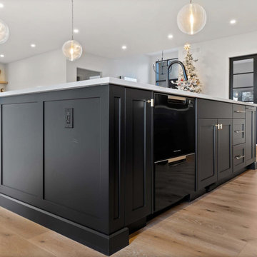 574249 old school line Woodstock ON. Canada Kitchen millwork