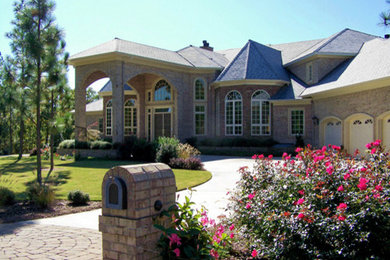 Design ideas for a contemporary landscaping in Raleigh.