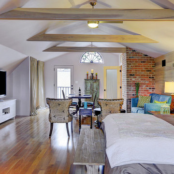 Empty Nester Retreat - Vaulted Ceiling