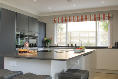 Design ideas for a modern kitchen in Devon.
