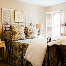 vanilla wall bedroom