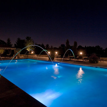 Lake Forest, IL Swimming Pool and Raised Hot Tub with Laminar Fountains
