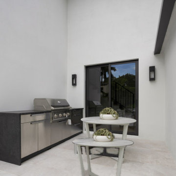 Contemporary Home - 12