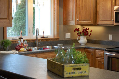 Elegant kitchen photo in Columbus