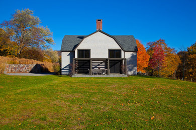 Inspiration for a modern exterior home remodel in New York