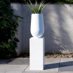 AuthenTEAK Lightweight Fiberglass Planters - Outdoor Pots And Planters