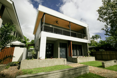 Design ideas for a modern exterior in Cairns.