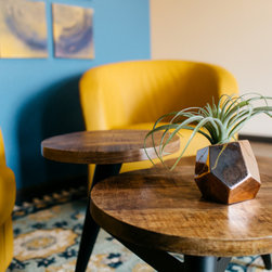 A Welcoming & Elegant Lobby - Decorative Accents