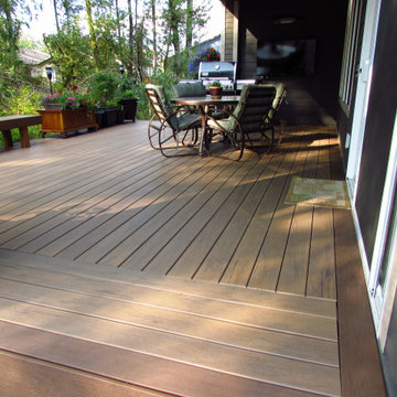TEHALEH CUSTOM DECK & BENCH