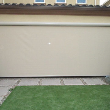 Backyard California Room Motorized Bug and Privacy Screen