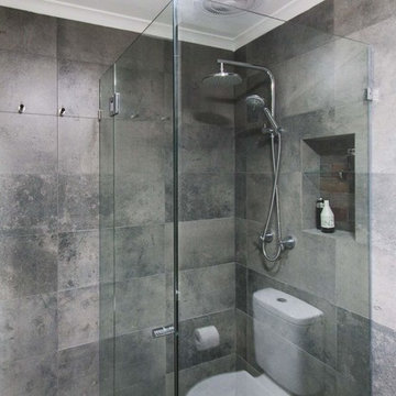 Aquilino Bathroom
