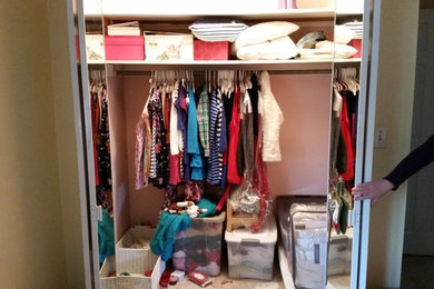 Closet with single pole and shelf and mirror doors