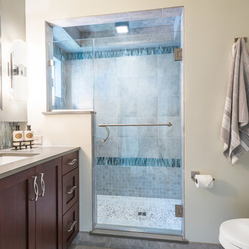 Riverside Waterfont Home: Master Bathroom