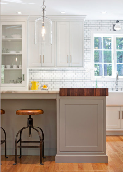 Farmhouse Kitchen by Pennville Custom Cabinetry