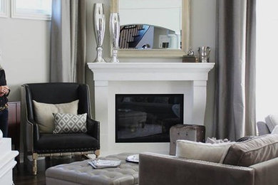 Living room - transitional living room idea in Toronto