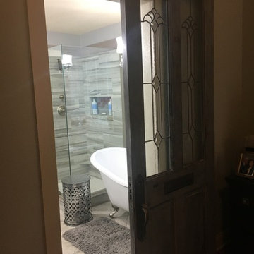 Current Transitional Bathroom