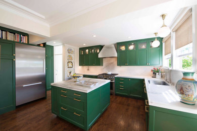 Example of a kitchen design in San Francisco