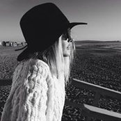 Laura Genevieve's photo