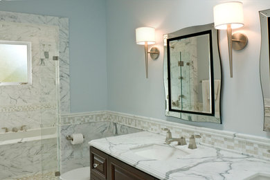Bathroom - traditional bathroom idea in Chicago