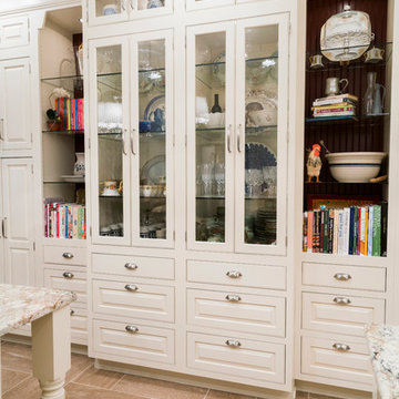 Elegant Colonial Kitchen in Point Ridge Farms-Camp Hill, PA