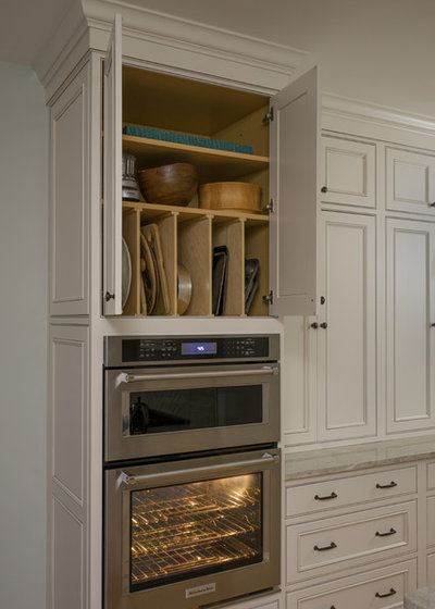 Traditional Kitchen by Heartwood Kitchens