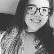 Chloe Sines's photo