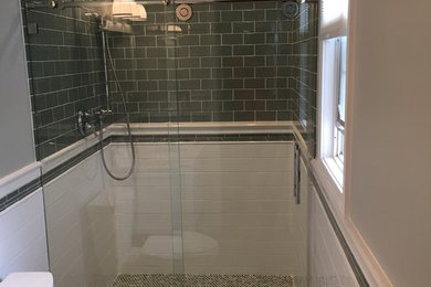 Inspiration for a timeless bathroom remodel in Cleveland