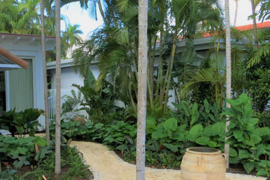 This is an example of a mediterranean porch design in Miami.