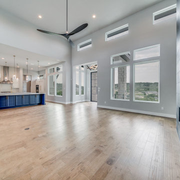 Modern: 4,950 ft², 4 BR/4 BA/2 ST