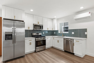 Kitchen - kitchen idea in Los Angeles
