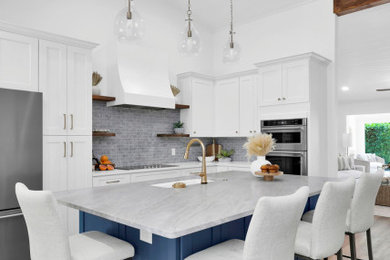 Kitchen - coastal kitchen idea in Jacksonville
