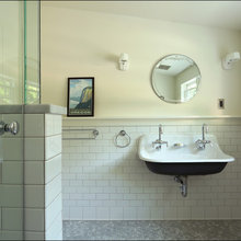 1920 Bungalow Bathroom