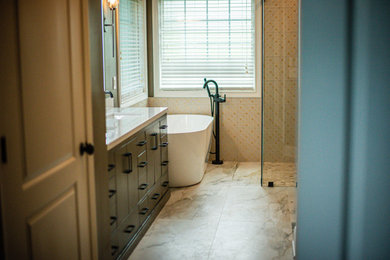 Example of a transitional bathroom design in Nashville