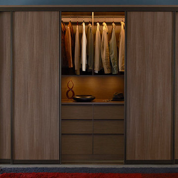 THE URBAN MASTER CLOSET