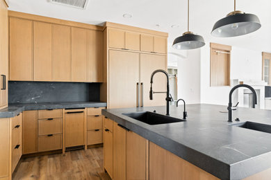 Inspiration for a transitional kitchen remodel in Phoenix
