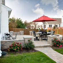 Outdoor patio/hot tub area