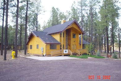 Example of an exterior home design in Phoenix
