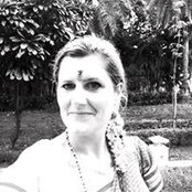 Laura Hamblyn Vasu Devi's photo