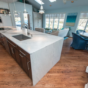 Statuary Venatino Honed Marble Kitchen