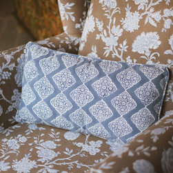 JALI ASH BLUE 30x50 CUSHION - Products