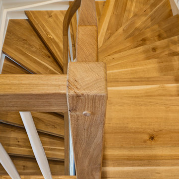 Continuous Stair - Red and White Wormy Oak