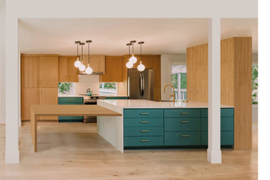 Kitchen - kitchen idea in Seattle