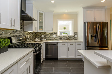 Kitchen - transitional kitchen idea in San Francisco