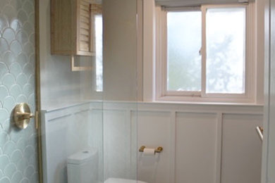 Example of a transitional bathroom design in San Francisco